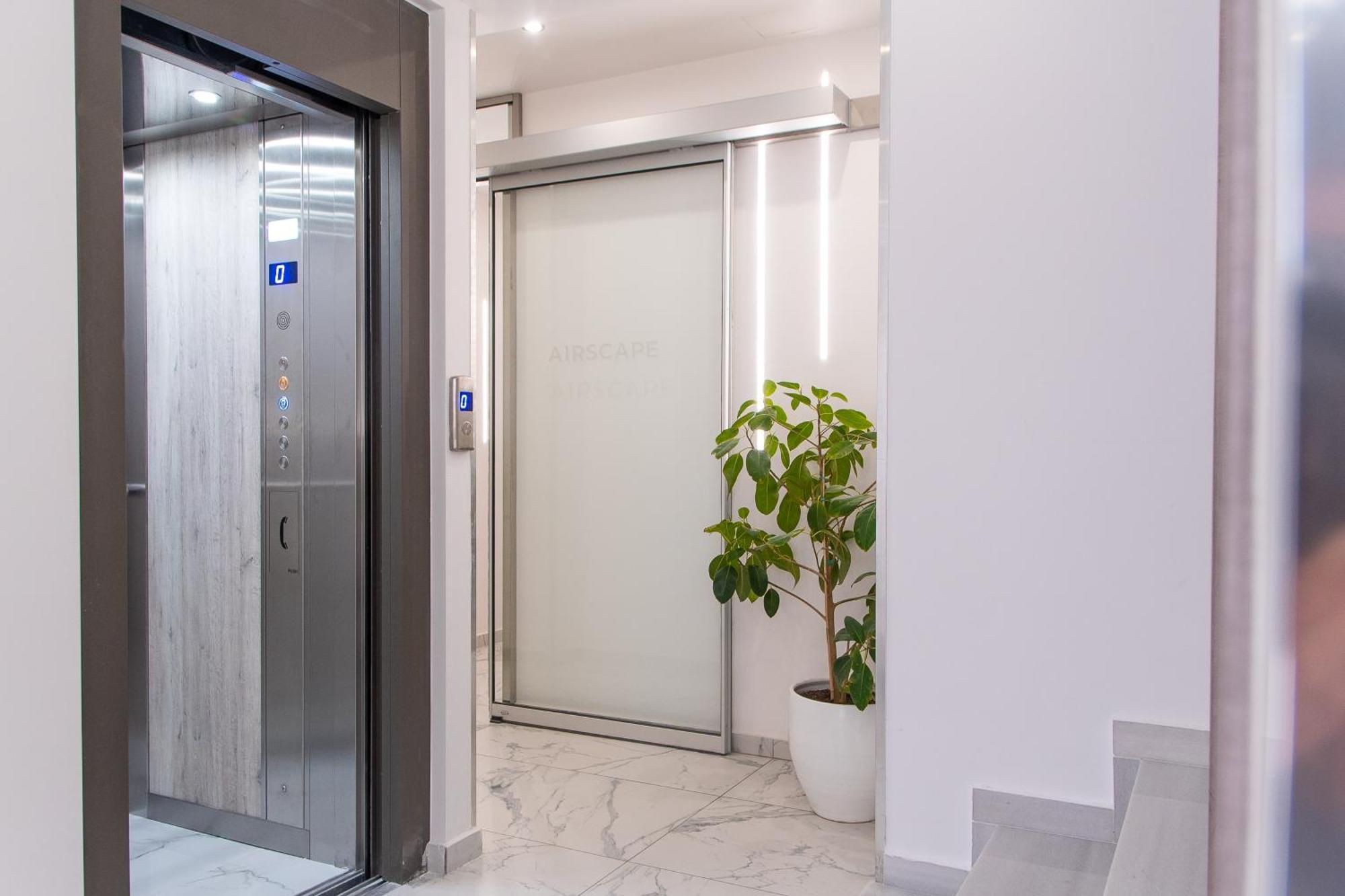 Airscape Hotel Free Shuttle From Athen'S Airport Луца Экстерьер фото