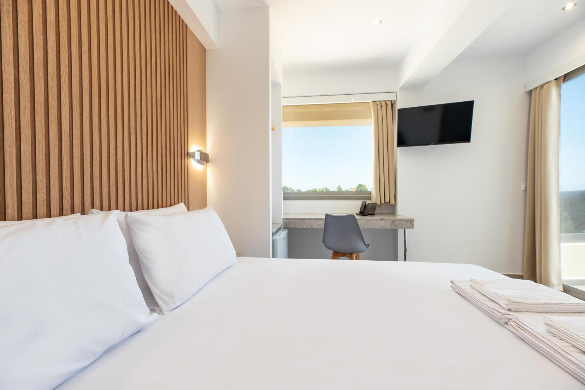 Airscape Hotel Free Shuttle From Athen'S Airport Луца Экстерьер фото